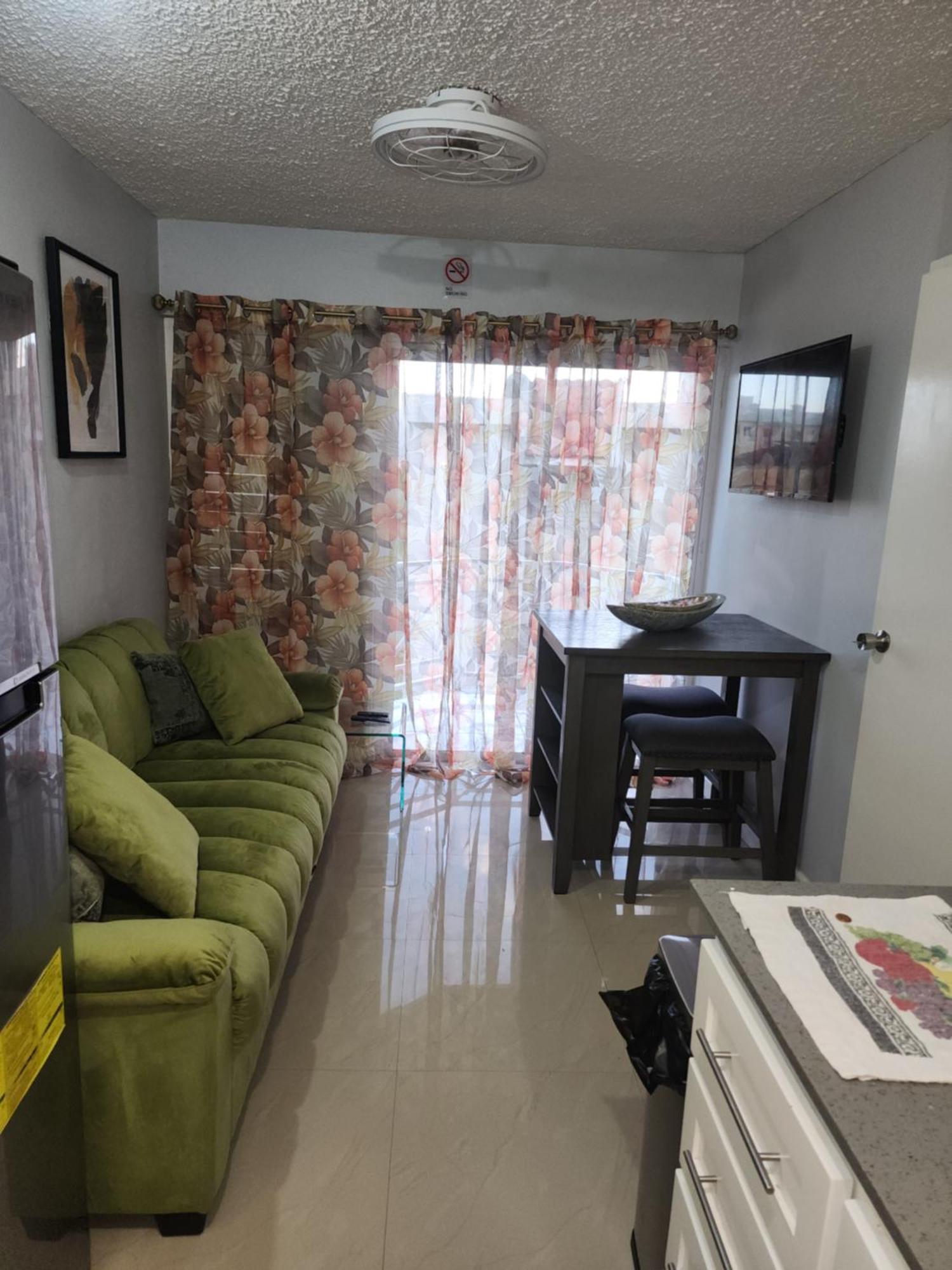 Comfy And Cozy Apartamento Kingston Exterior foto