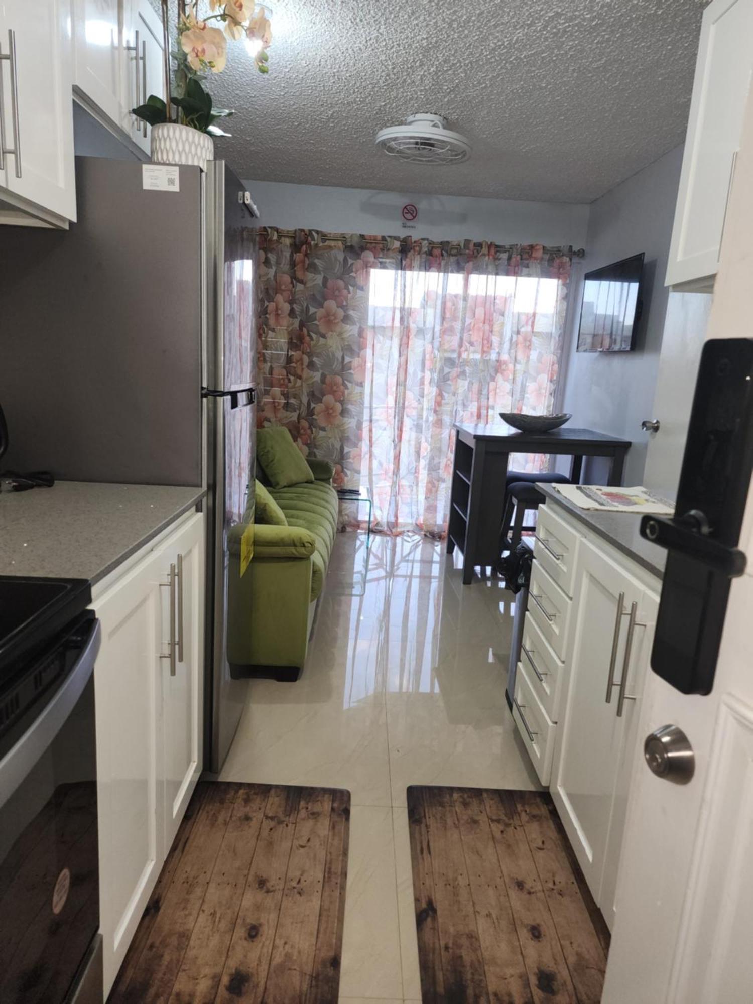 Comfy And Cozy Apartamento Kingston Exterior foto